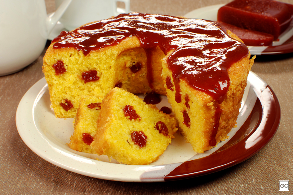 Como fazer Bolo de milho com queijo e geleia de goiabada